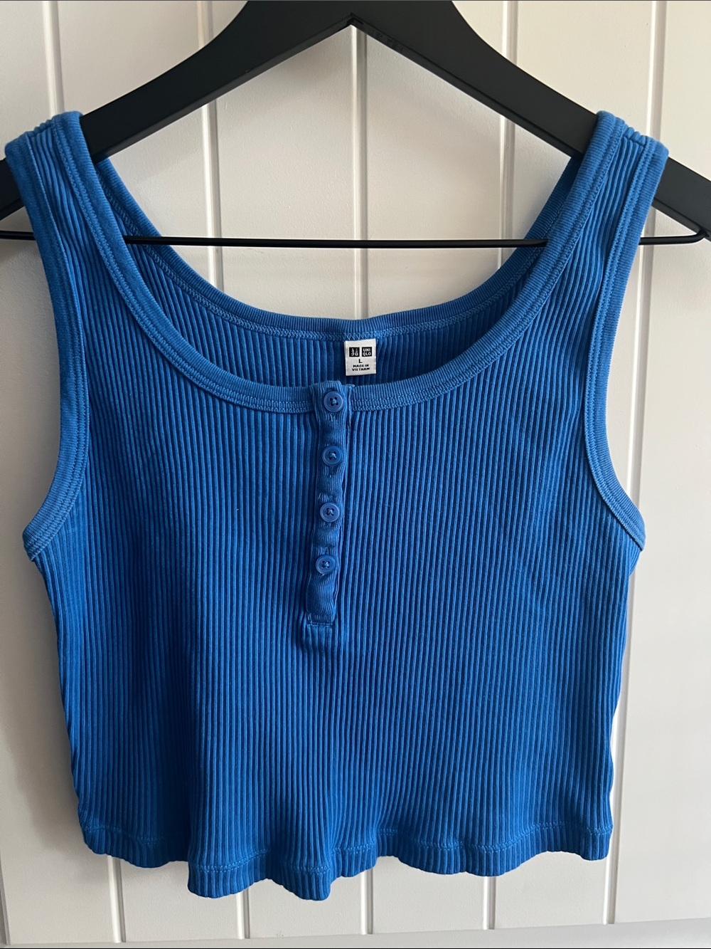 Uniqlo crop Blue Ribbed Button-Front Tank